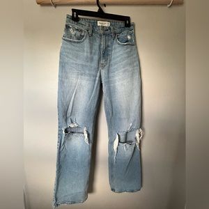 Abercrombie & Fitch Curve Love The 90s Relaxed Jean High Rise